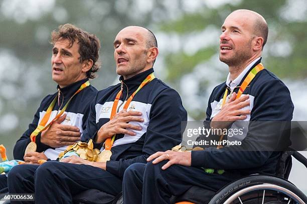 The italian team composed by Alessandro Zanardi toghether with Vittorio Podestà and Luca Mazzone won the gold medal, improving the second  place in London 2012. in Rio de Janeiro, Brazil on 16 September 2016.(Photo by Mauro Ujetto/NurPhoto via Getty Images)